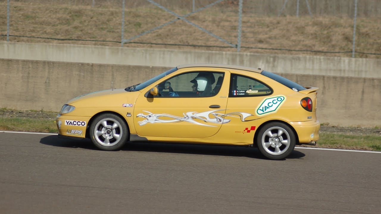 1 Tour sous la pluie en Renault Mégane avec un moteur F3r sur le circuit de Nogaro ! 