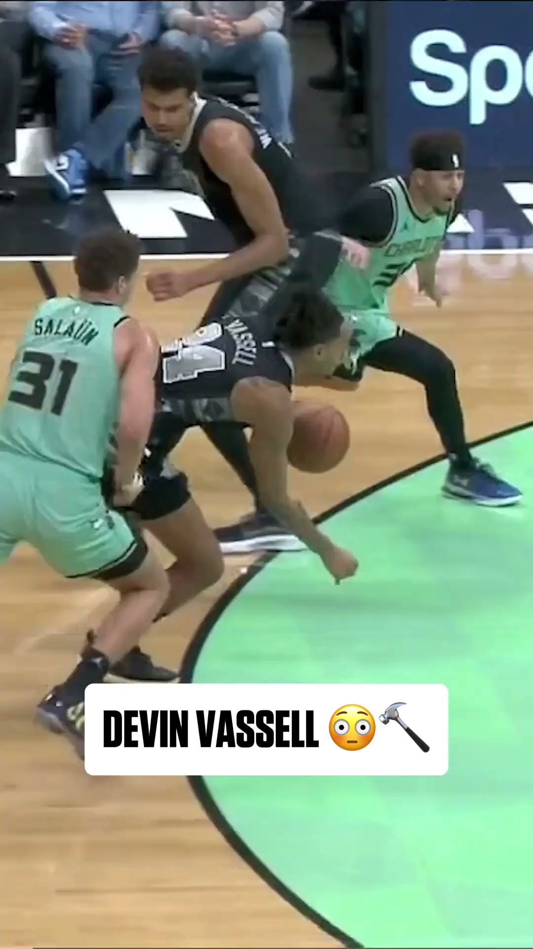BIG DUNK FROM VASSELL ?