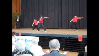 Video thumbnail of "Hip-Hop Schule"