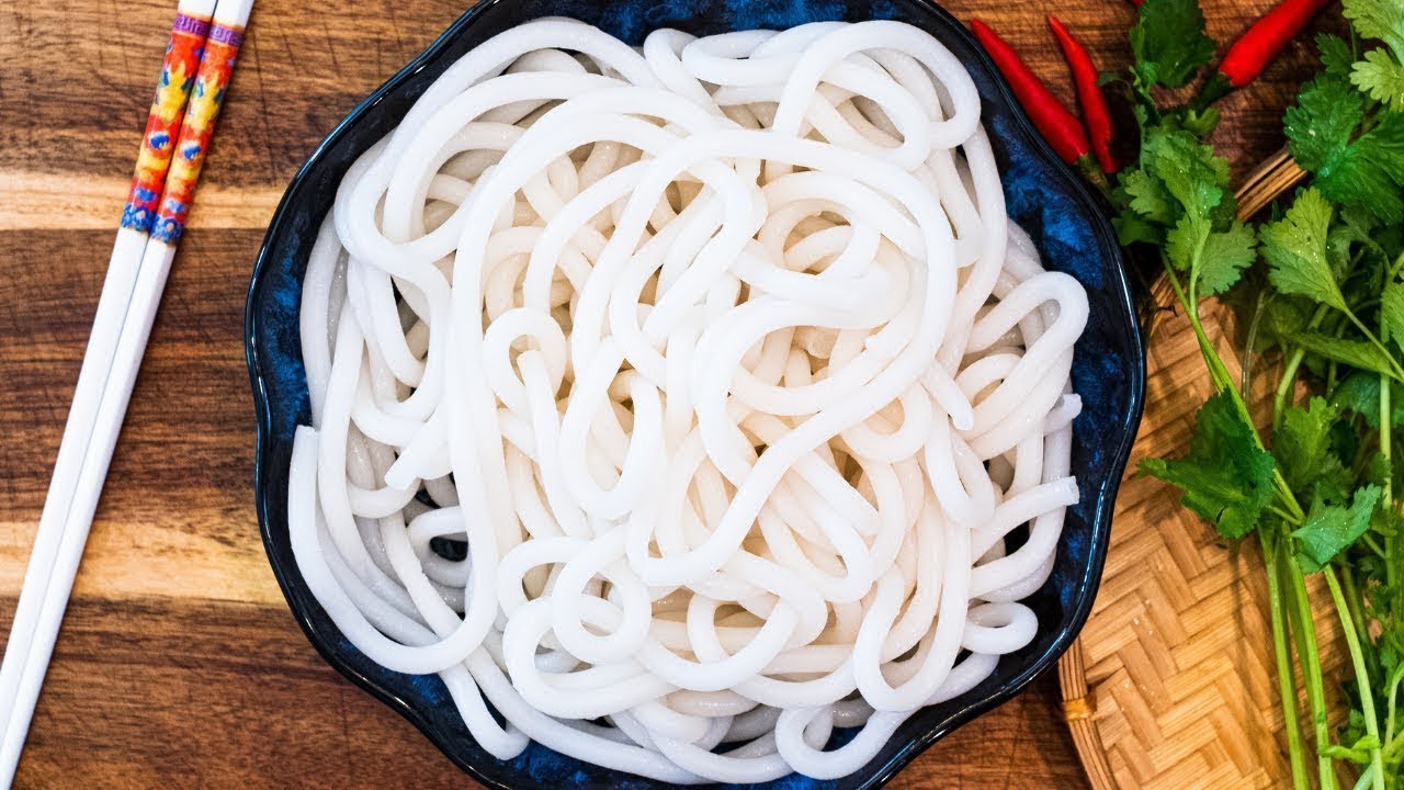 You Won't Believe Making Rice Noodles is This Simple