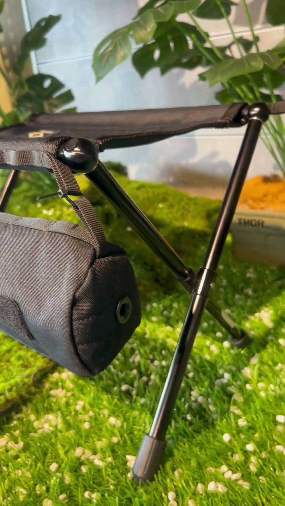 Helinox Tactical Speed Stool - YouTube