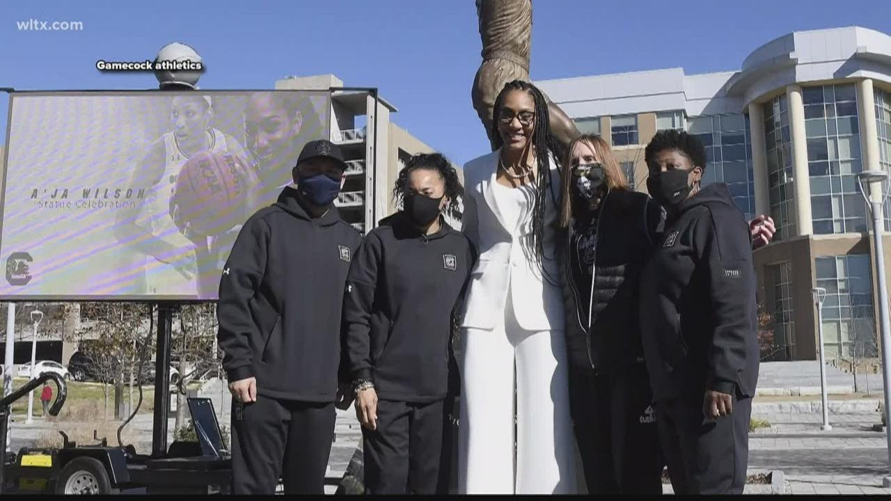 Aja Wilson gets to see her statue for first time