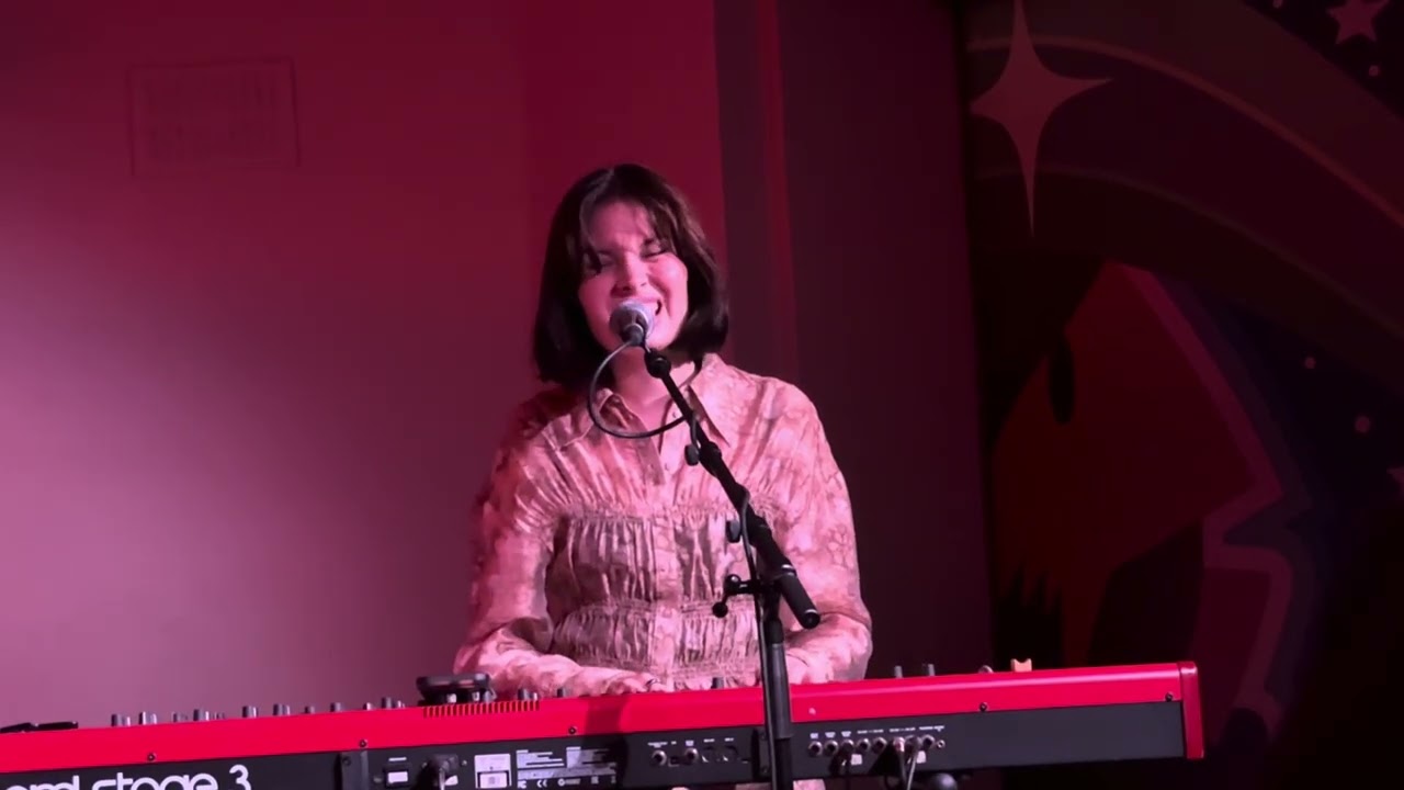 Nina Nesbitt-Pages @ The Social, 17th Feb 2026