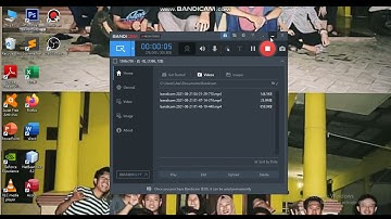 MENDETEKSI WAJAH DENGAN WEBCAM MENGGUNAKAN APLIKASI PYTHON UAS PENGELOLAH CITRA DIGITAL