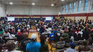 Residents boo officials at meeting on plans for migrant shelter at Chicago park
