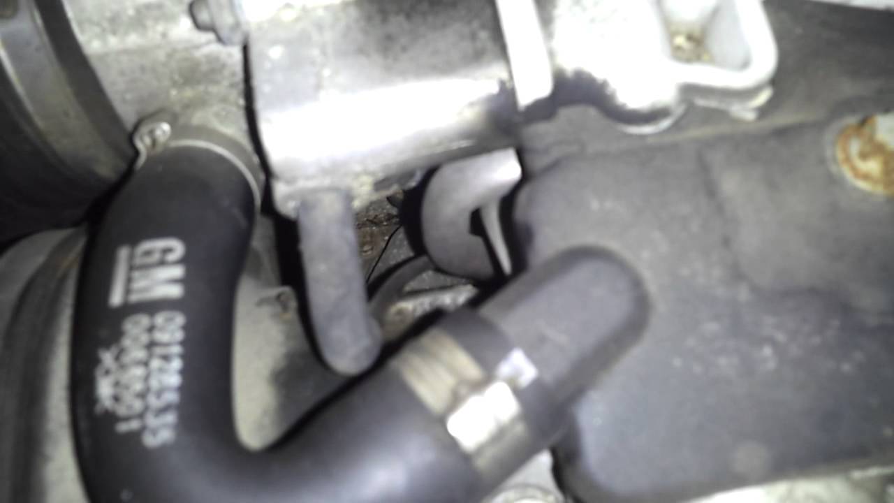 2000 Saturn SL2 engine trouble - YouTube