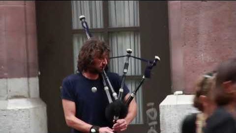Crazy street piper