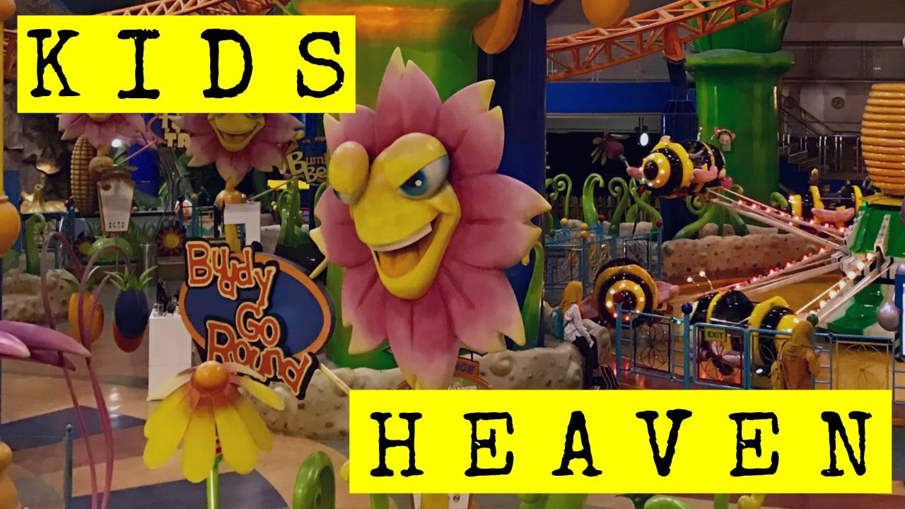 Familjen besöker Malaysias största nöjesfält, inomhus! VLOGG