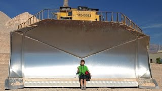 Extreme World - World's Biggest Bulldozer