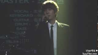 [Fancam] 121207 Kyuhyun singing A Study Of Memory @ Kyunghee university graduation ceremony