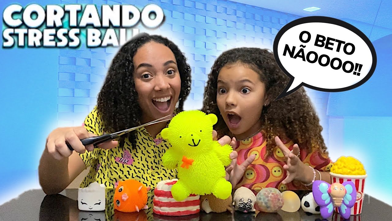 CORTANDO e ABRINDO as STRESS BALL- ABRIMOS OS FIDGET TOYS
