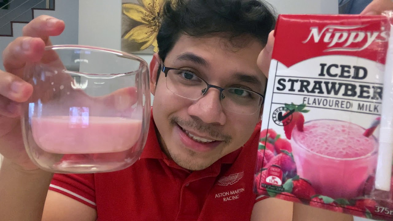 NIPPY'S Iced Strawberry Milk! - Drink Review 129