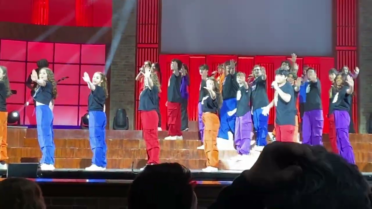 GBS VSHOW 2024 / Don’t Stop medley (part 2) / Singer-Dancers