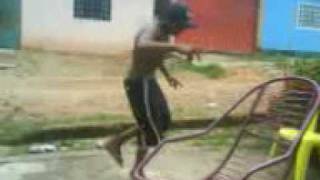 mistura muito louca tocando melody i ele qrendo dançar Rebolation pod uma coisa dessas kkk...