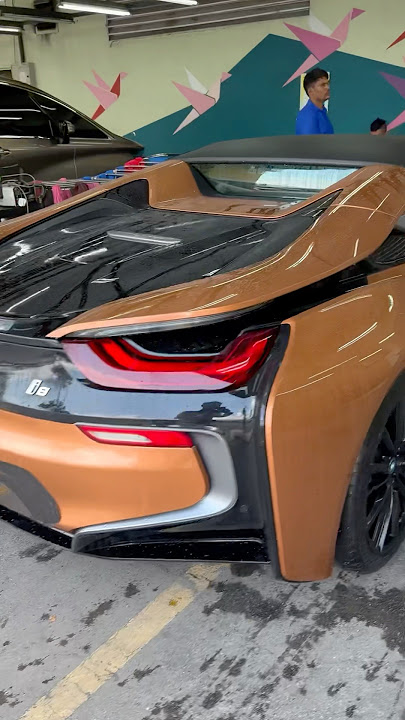 Bmw i8. 1.5 turbo top speed 250kmh