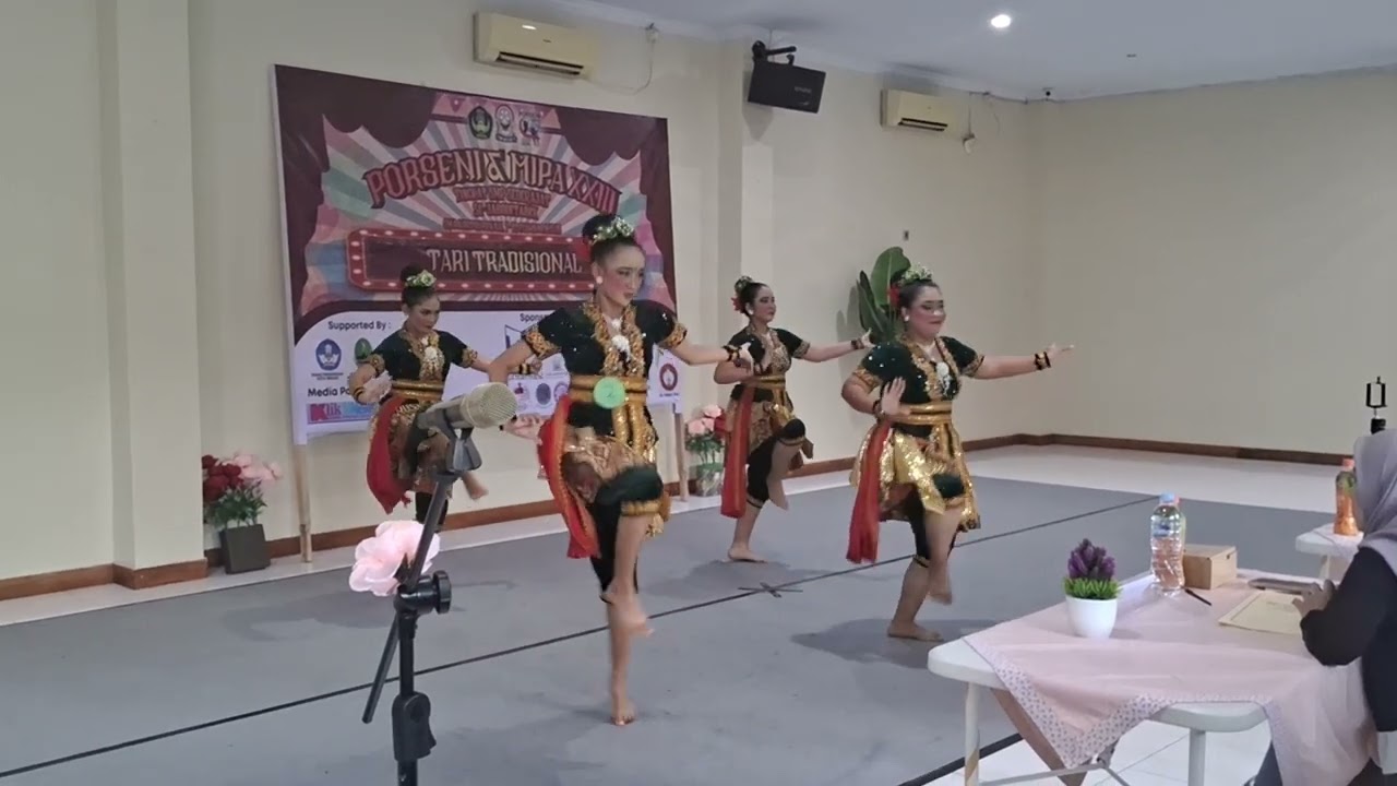 Tari Karaton Mandala Agung-SMPN 4 BEKASI-DILARANG MENJIPLAK
