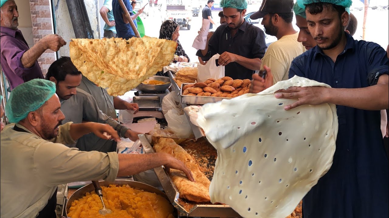 Pakistan's Biggest Paratha served with Halva | Biggest Paratha | 38 ...
