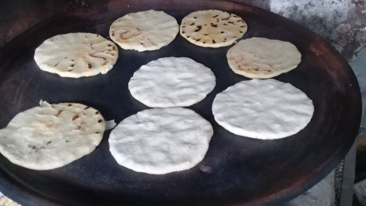 Yessica comenzando a hacer las tortillas. El salvador 4x4 YouTube