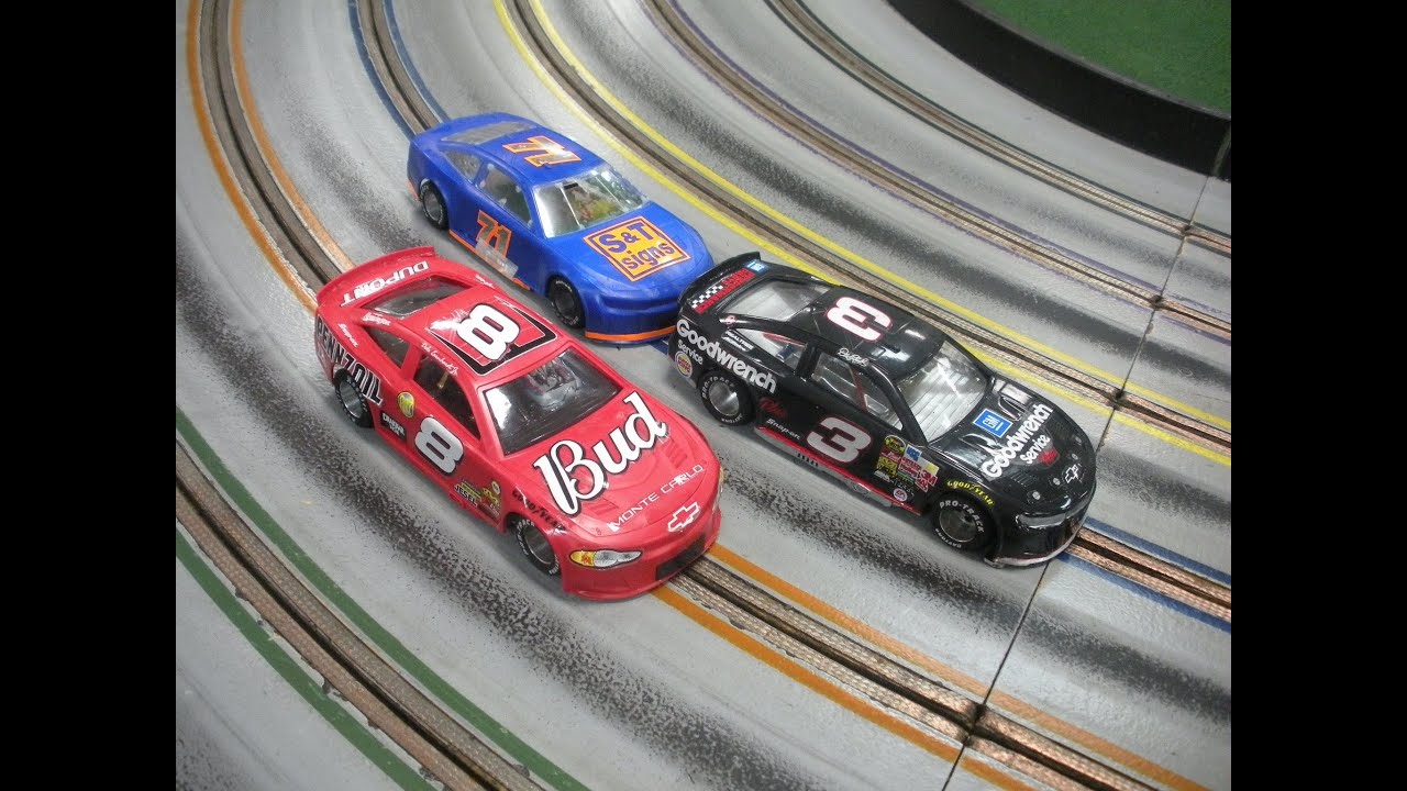 Hard Body Nascar Oval Slot Car Race