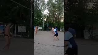 Beach volleyball, smoothly penetrated the blocker.