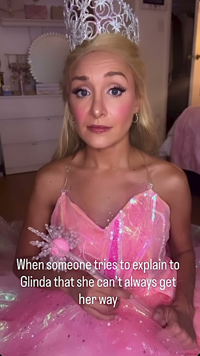 What in the Oz are you talking about? 👀🤷🏼‍♀️🫧 #wicked #glinda #wizardofoz #shorts #cute #ariana