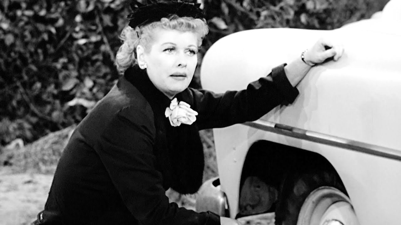 Lucy and Ethel Change a Tire!