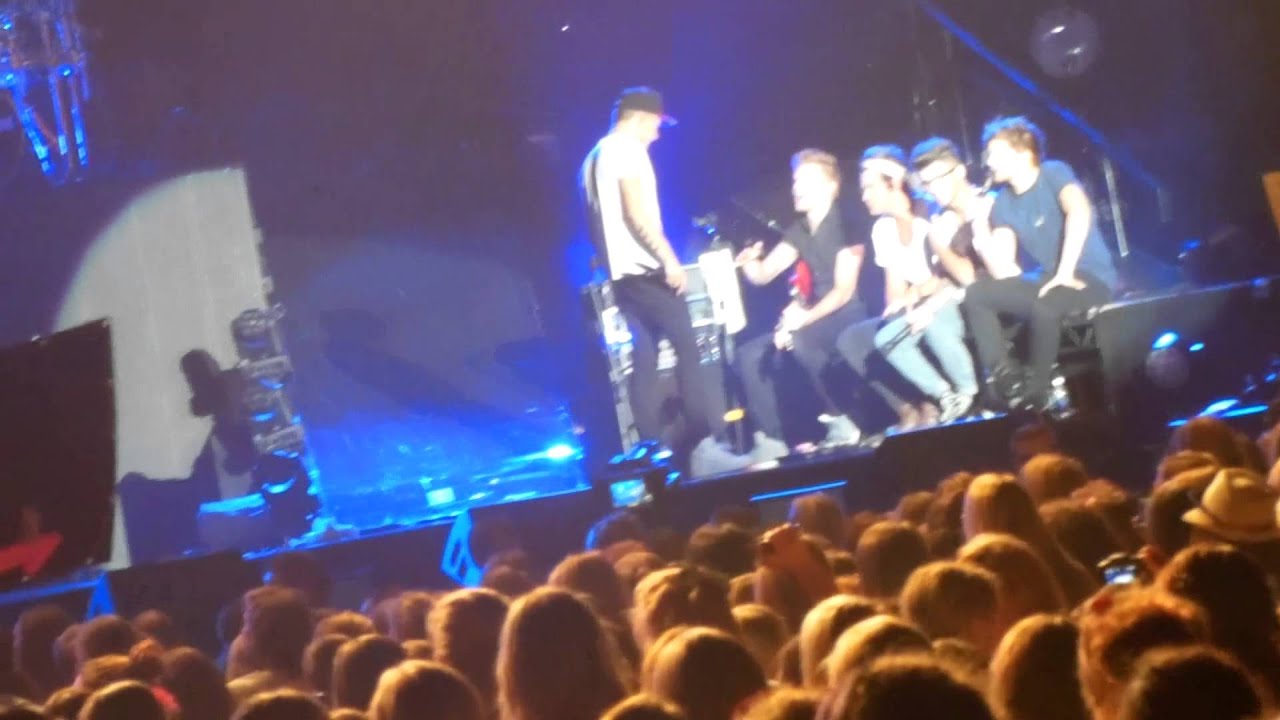 One Direction - Talking - Minneapolis, MN 7/18/13