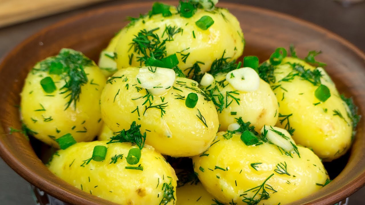 J’adore ces pommes de terre avec de la sauce au beurre et à