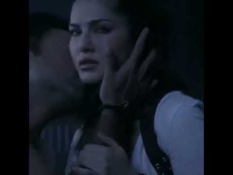 Sunny Leone New Sexy Video || Romantic kiss || Smooch Girl