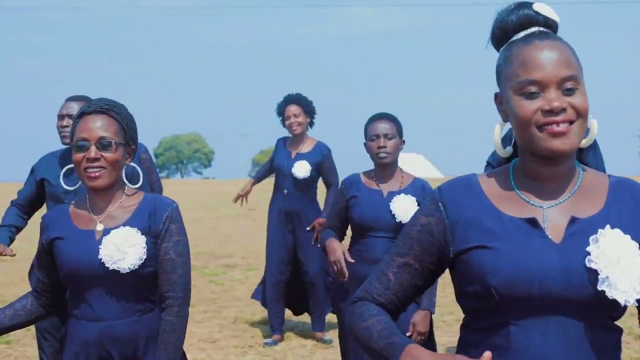 HIJA KAWEKAMO NA KWAYA YA FAMILIA TAKATIFU KATUBUKA JIMBO LA  KIGOMA