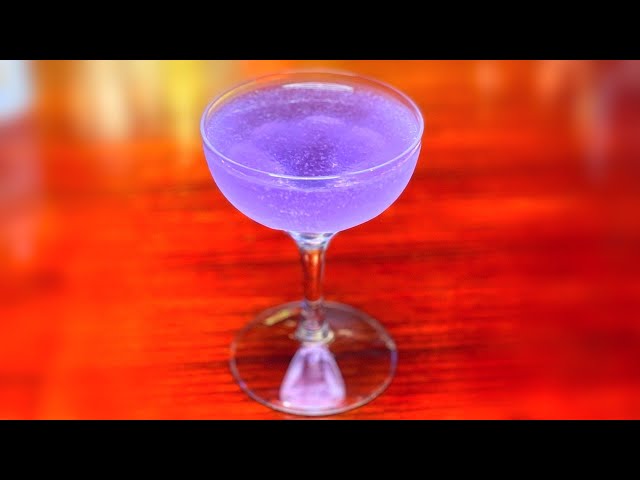 True love? Purple enchanted cocktail blue moon - YouTube