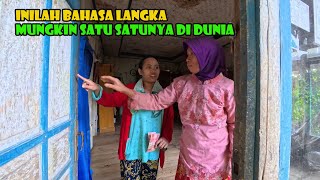 Download Lagu Satu Satunya Bahasa Langka Di Dunia Ada Di Kampung Ini...Saya Baru Melihatnya.. MP3 Download Lagu Satu Satunya Bahasa Langka Di Dunia Ada Di Kampung Ini...Saya Baru Melihatnya.. MP3