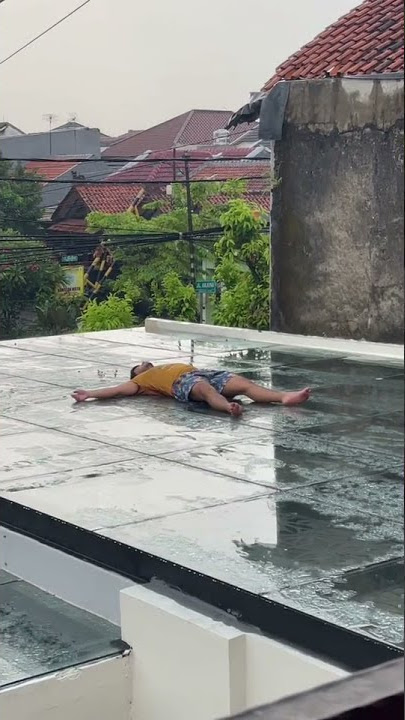 LANGIT BISAKAH KAU TURUNKAN HUJAN DENGAN PETIR