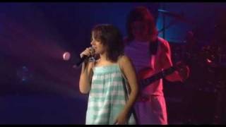 Alizée - L&#39;E-mail a Des Ailes (Live - En Concert 2004) HD