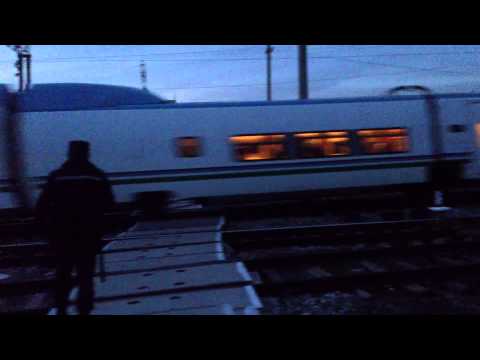 Скорый поезд Ташкент -Самарканд