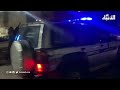 لحظة خروج ثلاثة متهمين متابعين في حالة سراح بقـ ـتل سائق اندرايف من المحكمة