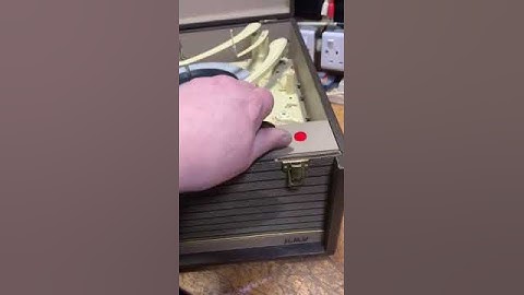 HMV record player demo