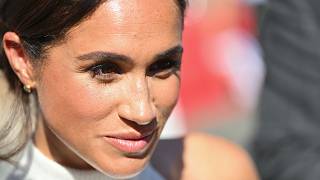 Full ‘Ouch moment’: Meghan Markle mocked over red carpet snub Guide