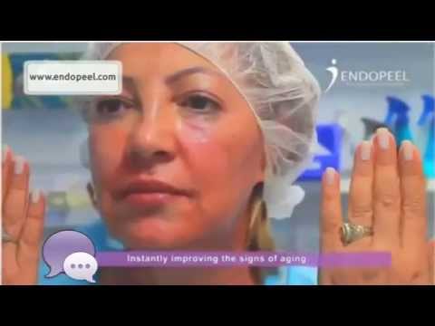 Paypoqdagi yalangoch ayollarning uy qurilishi fotosuratlari