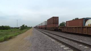 UP 4756 West Meets Metra 8451 East At La Fox