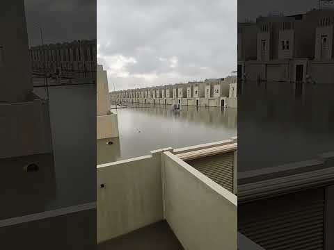 بوابة الشرق تغرق في السيول