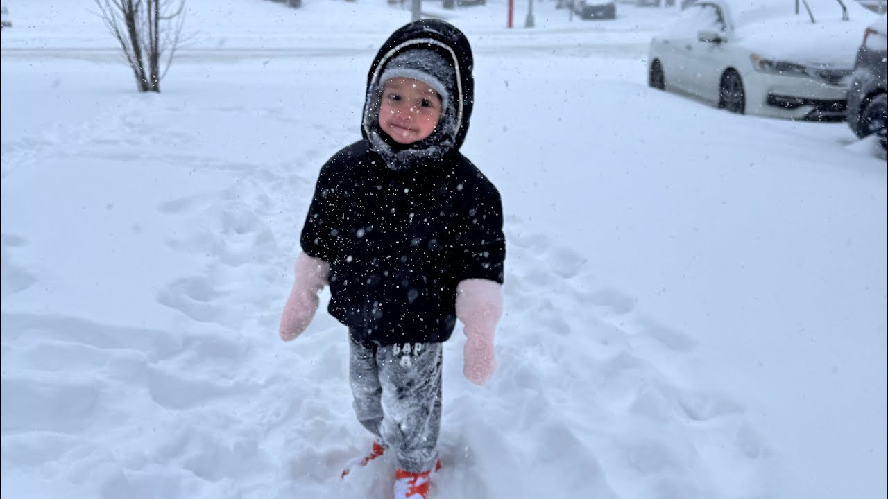 snow storm in newyork||baby boy play more