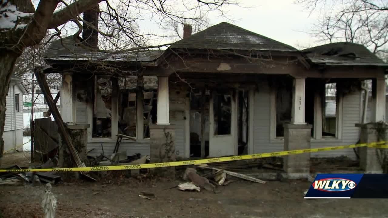 Bullitt County family's home destroyed after early morning house fire ...
