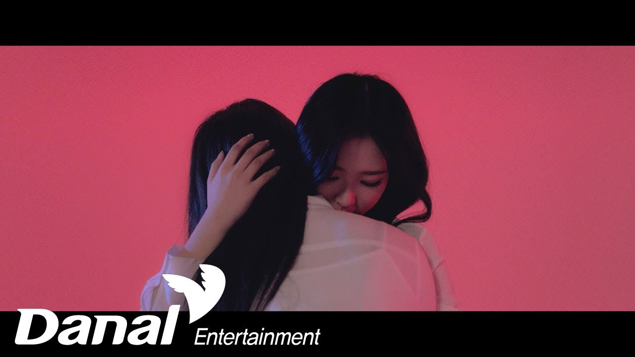 Kokraklar sutyenli porno onlayn Yashirin kamera onlayn ginekolog qabuli