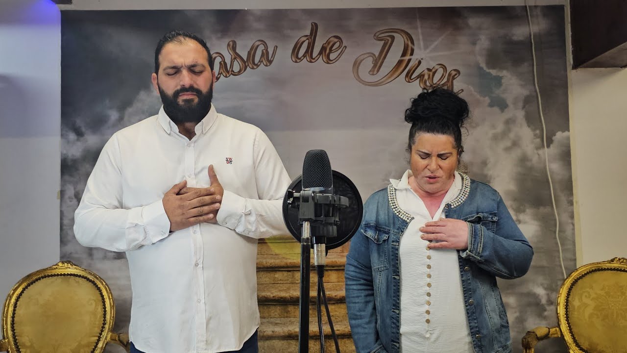 Cesar de torrelavega y Fati de palencia.          ( Cristo ya viene)