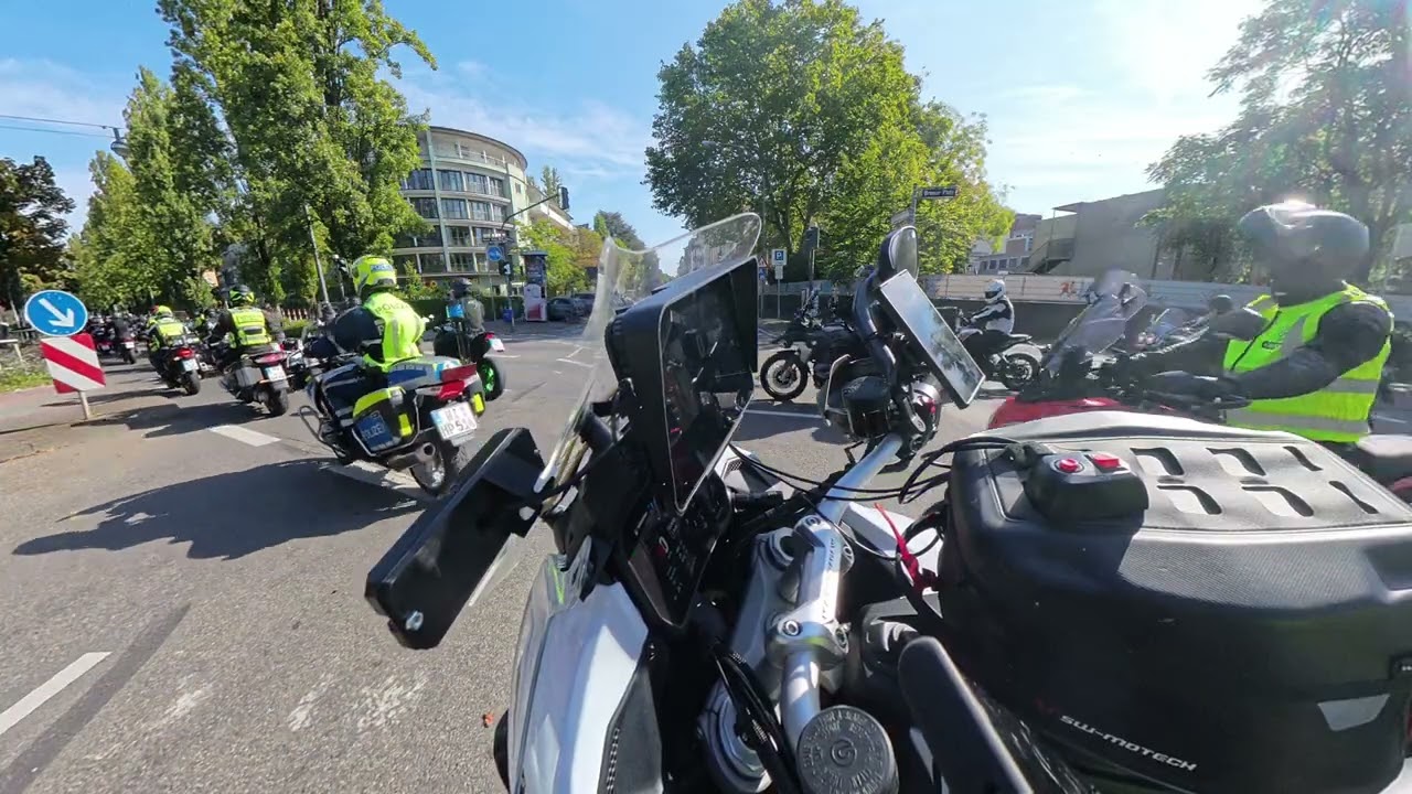 MTAS West | Fellows Ride Frankfurt a.M. | 2025 | vorbeiziehendes Teilnehmerfeld