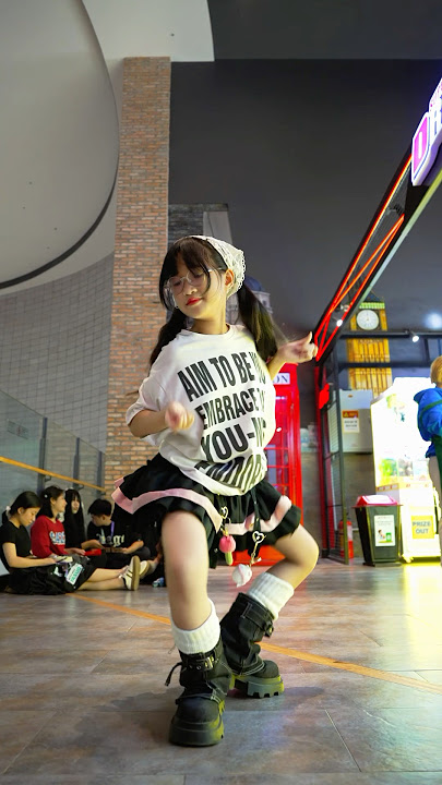Shake it to the max #tiktokdance #trending #video #fyp