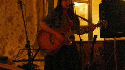 Heather Mc Vey at Debenham folk night.