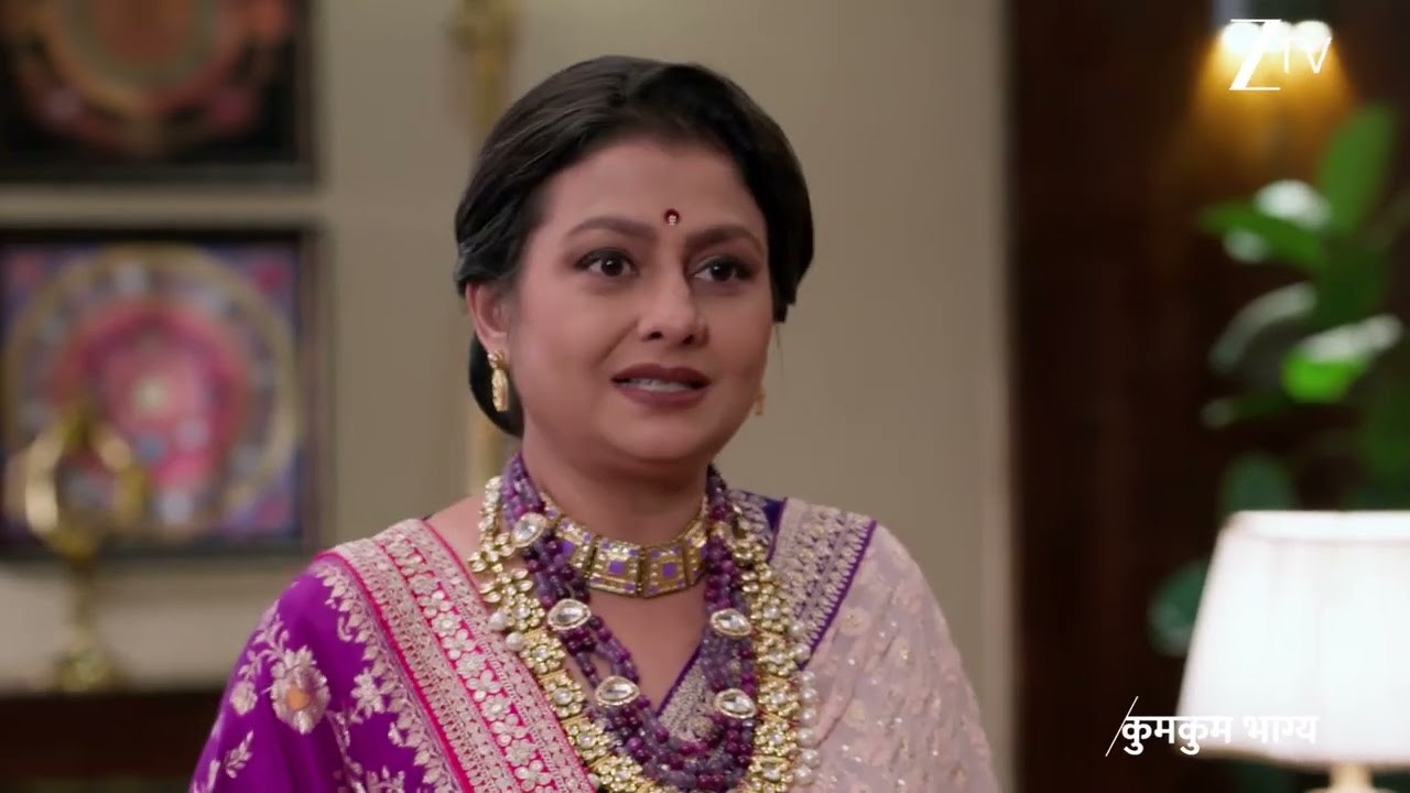 Kumkum Bhagya | Sonalika demands to check Prarthana's bag before she leaves.