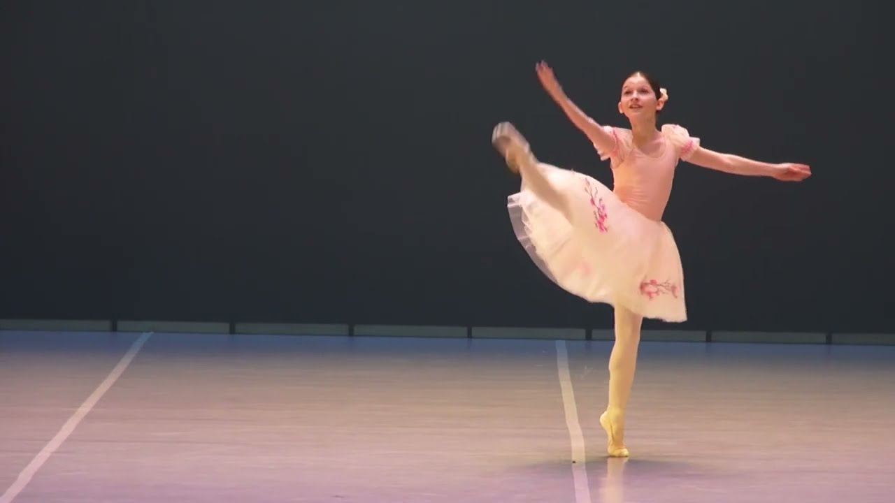 LARA INA ZUPAN - TUTU Gran Prix 2025